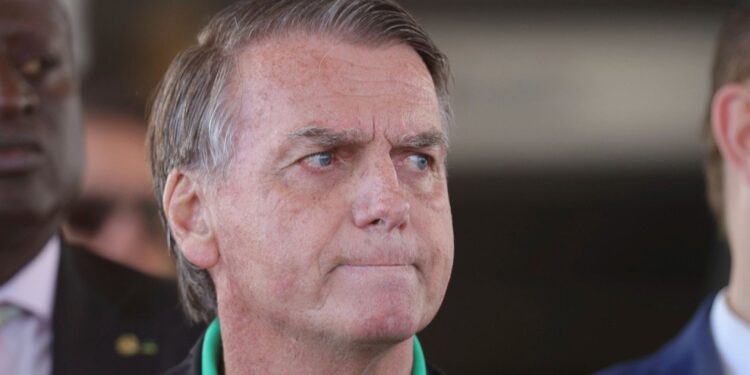 El Tribunal Supremo de Brasil ordena el arresto domiciliario de Jair Bolsonaro