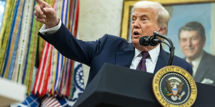 La orden de Trump de usar la fuerza contra los carteles extranjeros pone en alerta a Maduro y a México