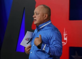 Lo que dijo Cabello sobre los F-16 venezolanos que sobrevolaron buques de guerra de EEUU