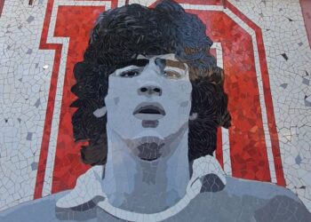 Procesaron a dos hermanas de Maradona por administración fraudulenta de su marca comercial