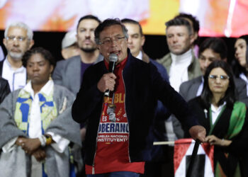 Petro fijó fecha para entregar firmas que impulsen una constituyente en Colombia