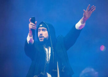 Gobierno de Trump advierte que desplegará a agentes migratorios en Super Bowl de Bad Bunny