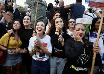 Israel cierra un periodo negro de su historia con el retorno de sus cautivos: “Por fin podremos respirar”