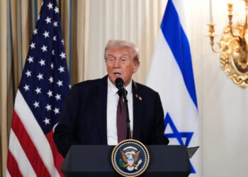 Trump pide a Israel que ponga fin “de inmediato” a los bombardeos en Gaza