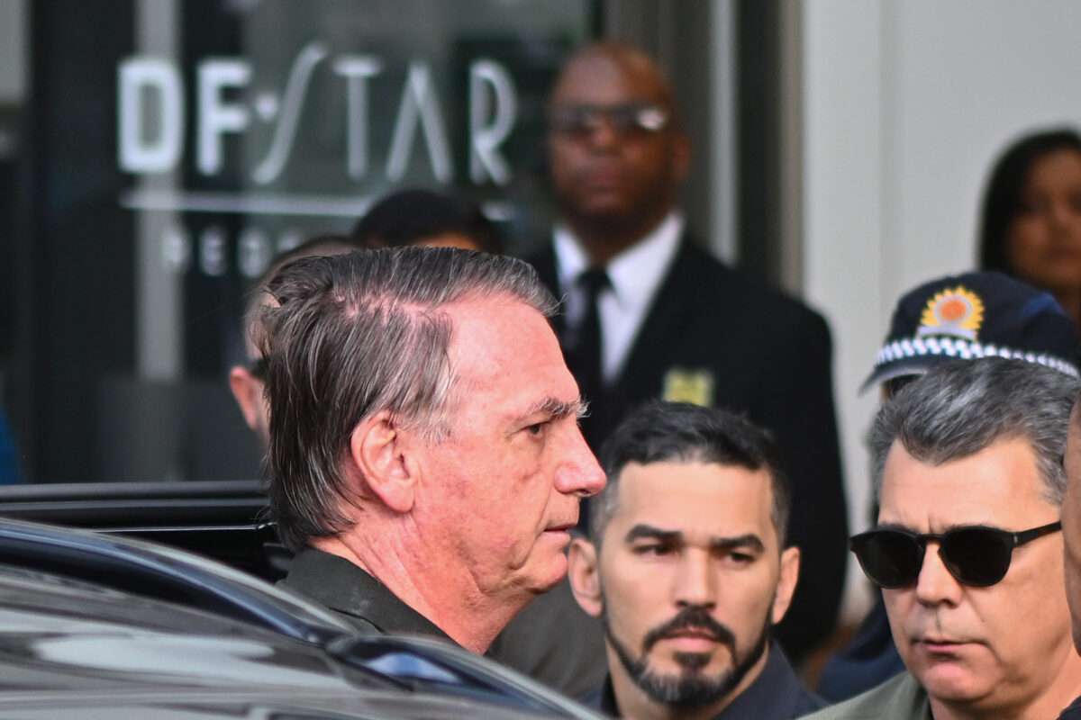 Bolsonaro salió de la prisión domiciliaria para un procedimiento ambulatorio