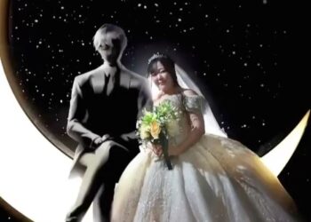 «Piensan que es raro»: Mujer de 32 años se creó un novio virtual con ChatGPT y decidió casarse con él