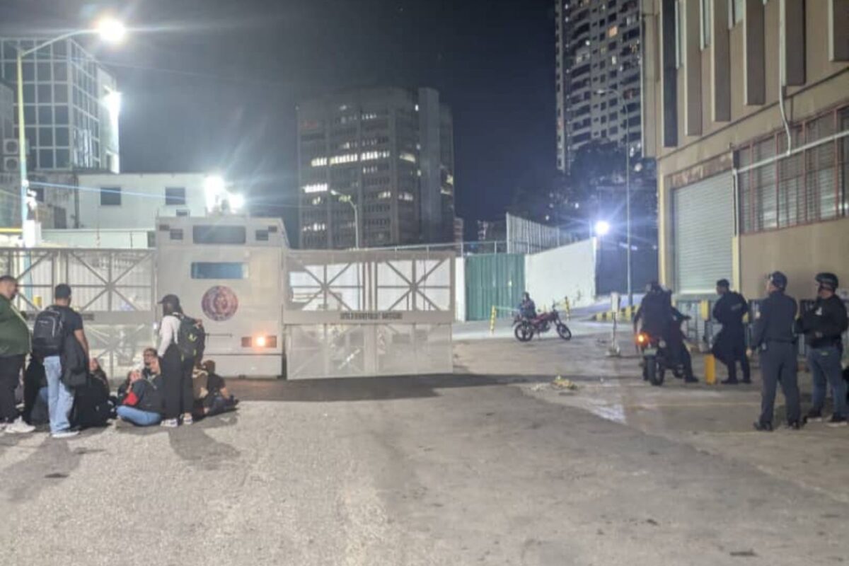 En imágenes: familiares de presos políticos cumplen 13 días en vigilia pidiendo libertad