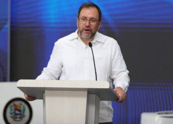 Nueva alerta de EEUU desató narrativas del chavismo para fingir normalidad pese al arresto de Maduro