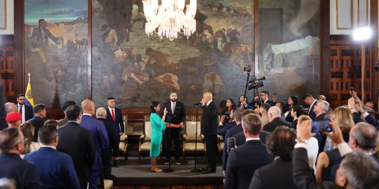 El Mundo: Los Rodríguez profundizan en el desmontaje de Maduro