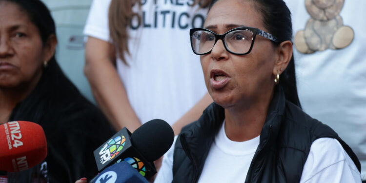 «No vio a los detenidos»: familiar de preso político tras visita de un fiscal en Zona 7 (VIDEO)