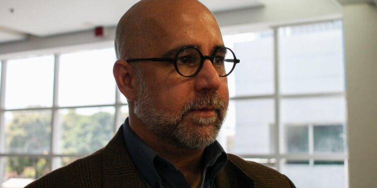 El «balde de agua fría» de Gonzalo Himiob a Delcy Rodríguez tras excluir a militares de la Ley de Amnistía