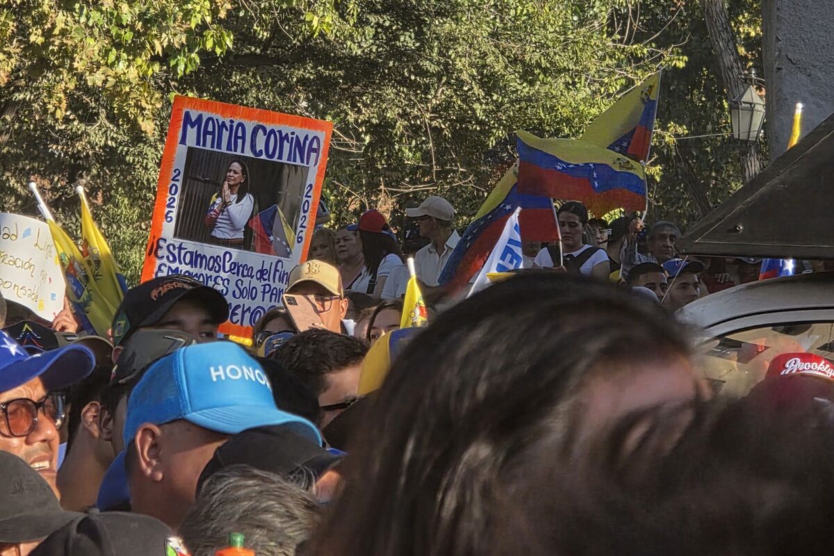 El reencuentro de María Corina Machado con una marea de venezolanos en Chile