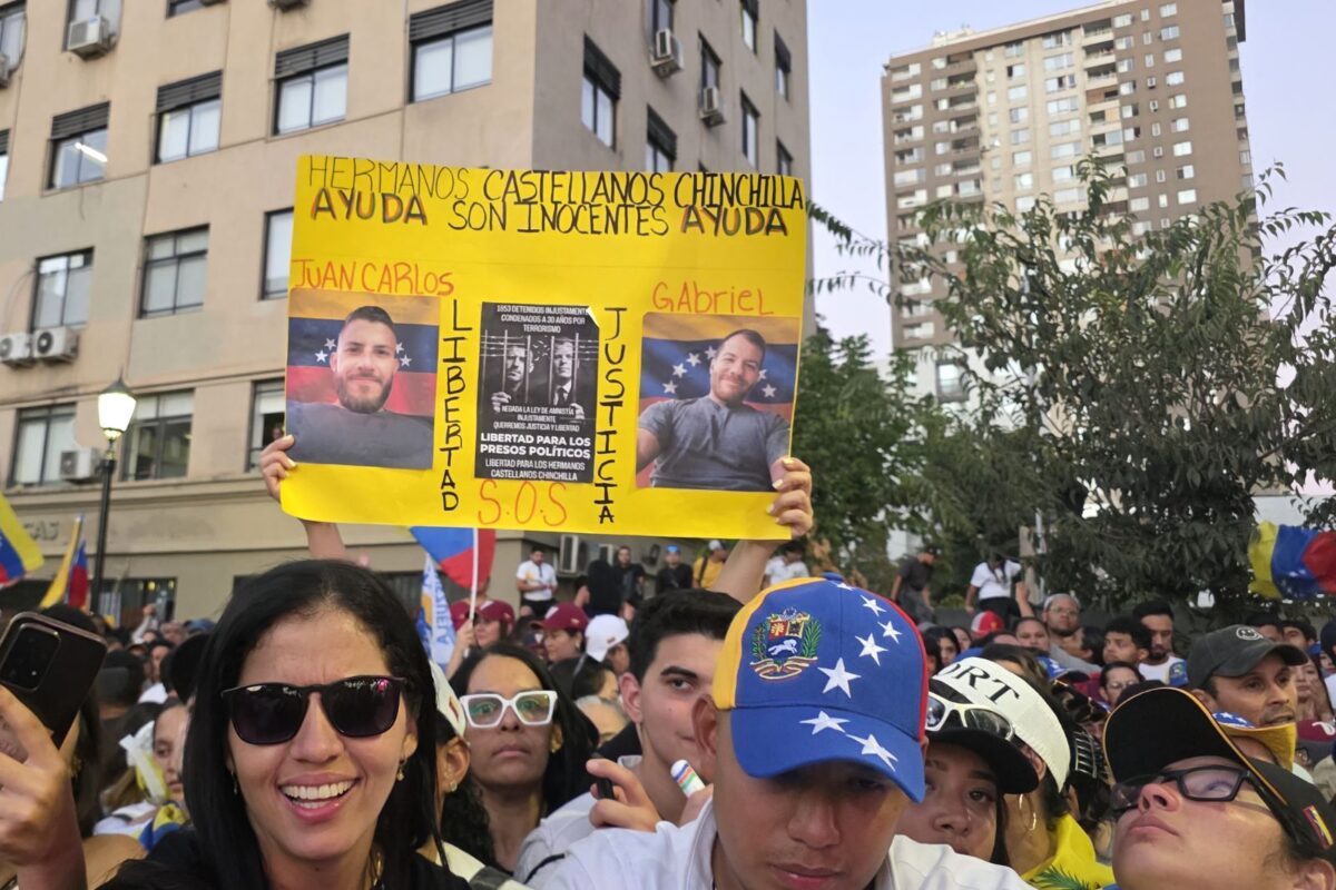 El reencuentro de María Corina Machado con una marea de venezolanos en Chile