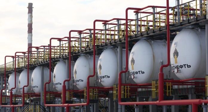 EEUU concedió una exención de 30 días para permitir ventas de petróleo ruso a la India