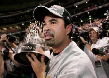 Los Medias Blancas de Chicago retirarán el número 13 de Oswaldo Guillén en agosto