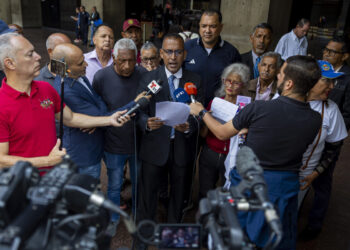 Defensora del Pueblo se comprometió a revisar denuncias de familiares de presos políticos y visitar cárceles