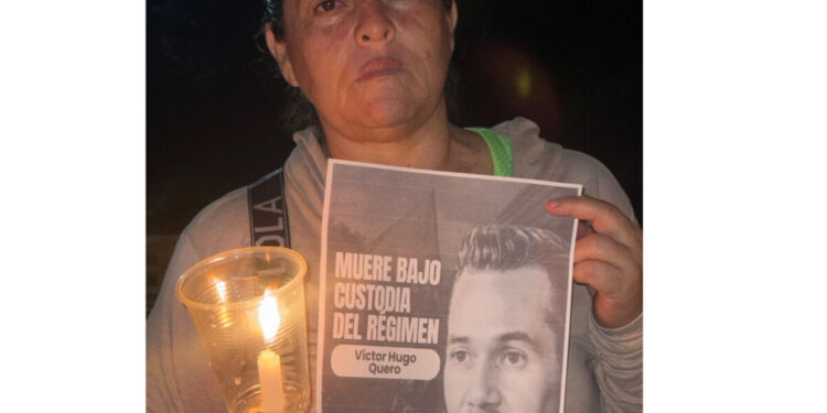 Clippve realizó una vigilia en honor a la memoria de Víctor Hugo Quero Navas afuera de El Rodeo I