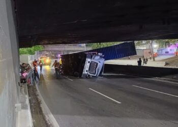 Al menos dos muertos y dos heridos dejó un accidente de tránsito en la autopista Gran Cacique Guaicaipuro