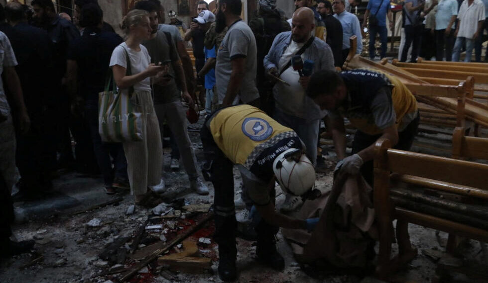 Dos atentados sacuden Damasco durante la visita del presidente Emmanuel Macron a Siria